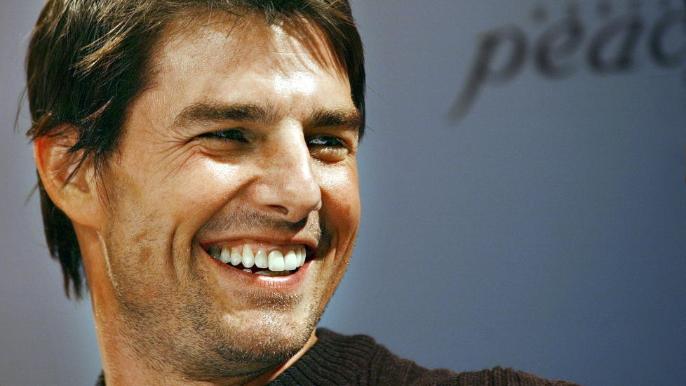 SNAKKER ETTER BRUDDET: P� sp�rsm�l om hvordan han har det svarte skuespiller Tom Cruise �bra�. Foto: Gorm K. Gaare