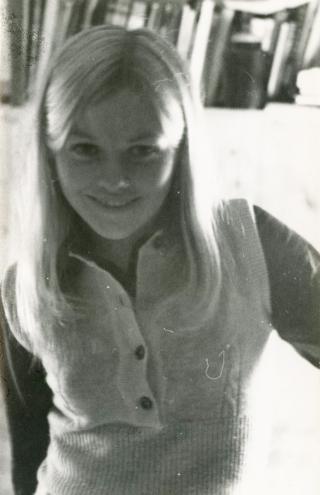 DEN YNGRE TOVE: Fra tida hvor Tove Nilsen ikke visste at hun skulle bli forfatter, og levde i det som n� er blitt hennes skattkiste. Foto: Privat