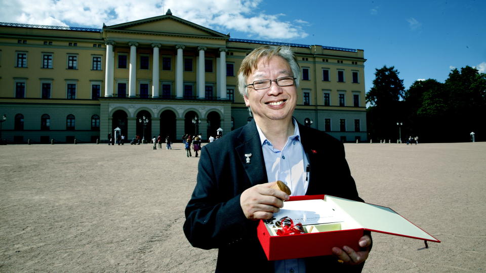 ST�TTER PRINSESSEN: Den kjente sp�mann Henning Hai Lee Yang st�tter M�rtha Louise. Foto: Steinar Buholm