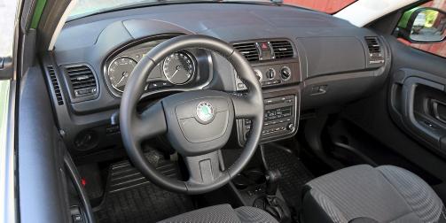 ENKELT: F�rermilj�et i Fabia oser ikke akkurat av luksus, men alt du trenger er her. Dessuten er ergonomien helt super. Egil Nordlien  HM Foto