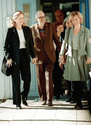 1998: Regiss�r Liv Ullmann, manusforfatter Ingmar Bergman og hovedrolleinnehaver Lena Endre i forbindelse med lanseringen av Bergmans siste film Trol�s.