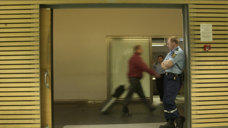 FIRER IKKE: Du m� fortsatt g� gjennom tollkontroll og sjekke inn bagasjen p� nytt, n�r du ankommer fra utlandet og skal videre til en annen innenriksflyplass. Arkivfoto: J�rn H. Moen
