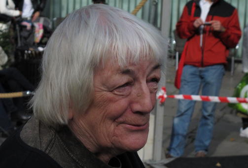 BA OM HELBREDELSE: Margit Sandemo ba om helbredelse for en venn i Sverige, men hun ba ikke Gjerstad om hjelp til å se skytsengelen sin. Foto: Jørgen Gilbrant BA OM HELBREDELSE: Margit Sandemo ba om helbredelse for en venn i Sverige, men hun ba ikke Gjerstad om hjelp til å se skytsengelen sin. Foto: Jørgen Gilbrant