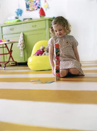 ALLE FORMATER: Linoleum kan legges som hele gulv og  i et utall typer striper og border.  FOTO: Forbo