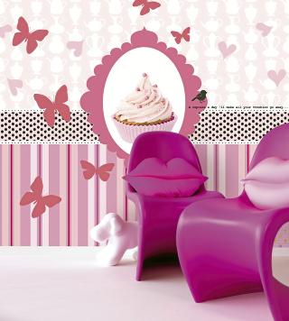 FOR PRINSESSER: Wallpower Wanted-kolleksjonen, nummer 301658 vil nok falle i smak hos sm� prinsesser. En fibertapet hvor prisen fra butikk er cirka 4000 kroner.  FOTO: Astex