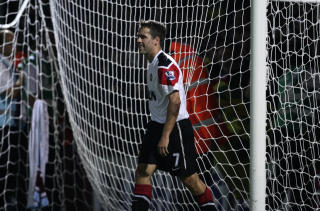 SCORET TO: Michael Owen var r�dgl�dende mot Schuntorpe. Han scoret to m�l. Foto: Scanpix