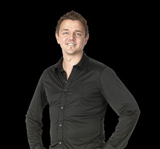 MORTEN MATMONS: Kokk og matskribent Morten �verbye gir gode r�d om hvordan f� barna til � spise gr�nnsaker i kokeboka PappaChef. FOTO: Petter Berg / HM Foto