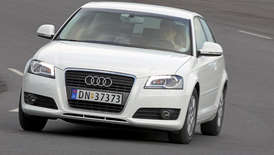 SPAREDEKK: Dekkvalget gj�r Audi A3 1,6 TDIe noe mindre velkj�rende enn stallkameratene. Foto: Terje Bj�rnsen