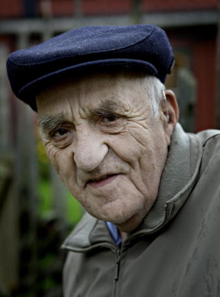 TOPPER LISTA: Joralf Gjerstads selvbiografi topper boklista. Foto: Lars Eivind Bones