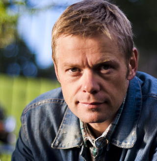 STARTET BALLET: Forfatter Henrik Langeland.

Foto: H�kon Eikesdal