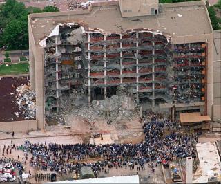 OKLAHOMABOMBEN 1995: FBI lette etter en ukjent mann et vitne hadde sett sammen med bomberen, Timothy McVeigh. Det ble publisert en fantomtegning, og mannen ble funnet. Han hadde ingenting med saken � gj�re. Vitnet husket feil. Mannen hadde leid bil i samme firma dagen etter McVeigh. Foto: AP/Bill Waugh