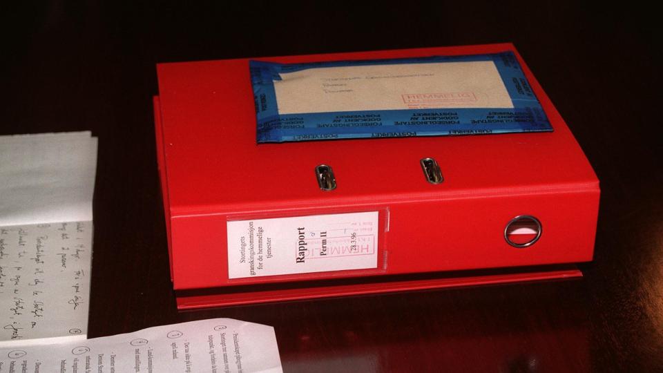 SKREV IKKE OM VIDEOOVERV�KNING: Men Lundkommisjonen som ble framlagt v�ren 1996 nevnte b�de ulovlig romavlytting og ransaking.  Foto: NTB-foto/ Bj�rn Sigurds�n