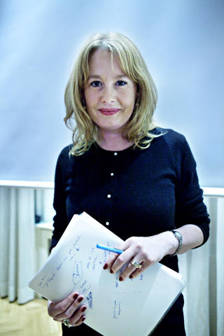 FOREDRAGSHOLDER: Det var p� et seminar om anmeldelser av norsk sakprosa , arrangert av Norsk kritikerlag, Prosa og Norsk Faglitter�r forfatter- og oversetterforening, Linderborg kom med kritikken. Foto: Nina Hansen