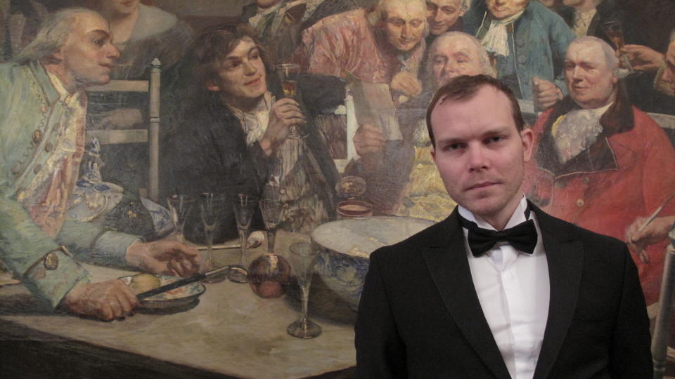 I SMOKING: Johan Harstad f�r stor pris p� Det norske selskap. Foto: Fredrik Wandrup  / Dagbladet