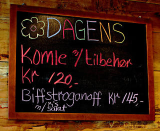 DAGENS: Liten kafe' og god mat. DAGENS: Liten kafe' og god mat.
