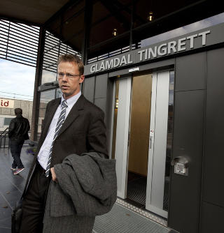 - NEKTER STRAFFSKYLD: Advokat J�rn Mejdell Jakobsen er forsvarer for den 24-�rige Kongsvingermannen er siktet for � ha drept en trebarnsmor fra Kongsvinger.  FOTO: HENNING LILLEG�RD/DAGBLADET.