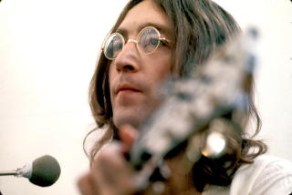BURSDAGSBARN: John Lennon hadde fylt 70 �r p� l�rdag. Foto: Ethan Russell