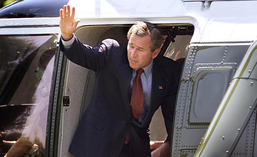 BEST P� TOPP OG BUNN: Det er likevel langt ned til Bushs sin bunnotering p� 25 prosent. Men da skal det ogs� nevnes at det er langt opp til Bush sin toppnotering, 21. september 2001 mente hele 90 prosent at Bush gjorde en god jobb. Foto: SCANPIX