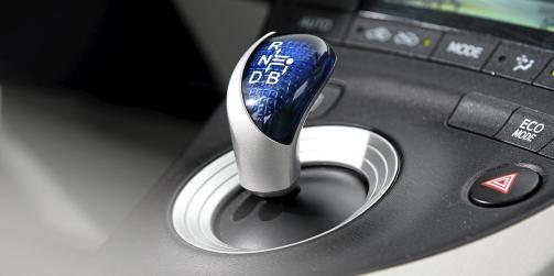 PLANETGIR: Girkassen er trinnl�s, og bilen skifter nesten s�ml�st mellom elektro- og bensinmotoren. Foto: Egil Nordlien