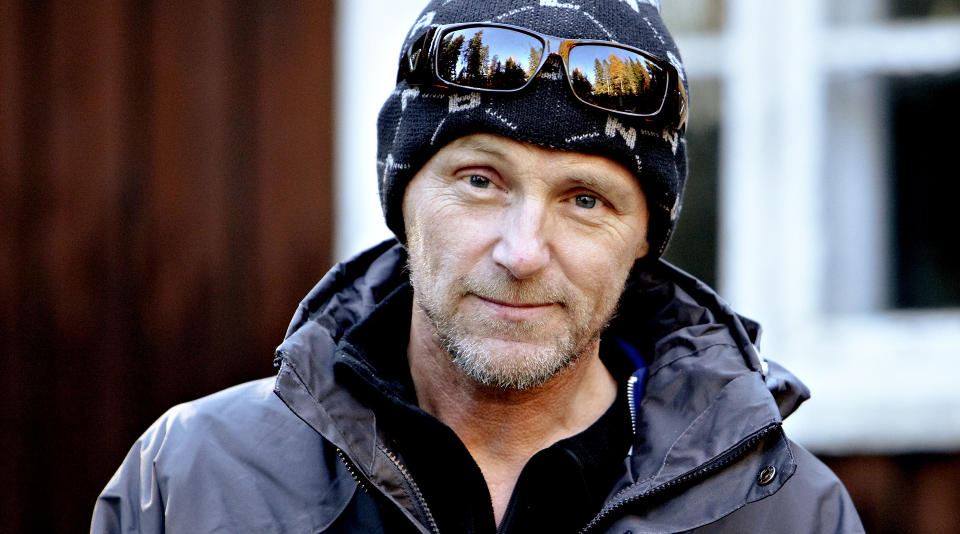 FILMAKTUELL: Jo Nesb� har nektet � selge rettighetene til Harry Hole-b�kene, men n� er l�pet lagt for filmatisering av den popul�re krimserien. Her er Jo Nesb� p� opptak til thrilleren �Hodejegerne� denne uka. Foto: Lars Eivind Bones