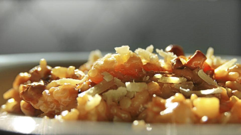 OPPSKRIFT P� RISOTTO: Skal du smake h�sten, kan du lage en deilig sopprisotto. Foto: Erik Hannemann