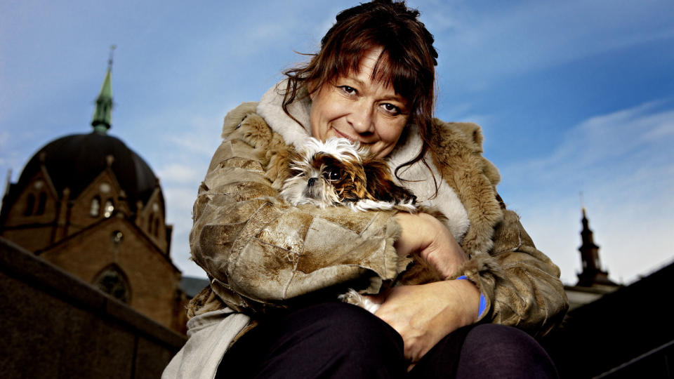KLAR MED BOK: Rigmor Galtung (41) har skrevet bok om livet med bipolar lidelse. M�let er � n� ut til p�r�rende og de som har sykdommen men ikke v�ger � snakke om den. Foto: LARS EIVIND BONES