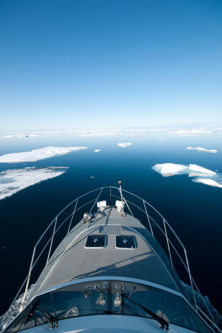 SJ�KARTLEGGING: Her fra sj�kartlegging ved Svalbard i sommer. Kartleggingen foreg�r ved hjelp av avansert ekkolodd om bord p� sj�m�lingsfart�y som g�r systematisk fram og tilbake. Foto: TORE F. LIE
