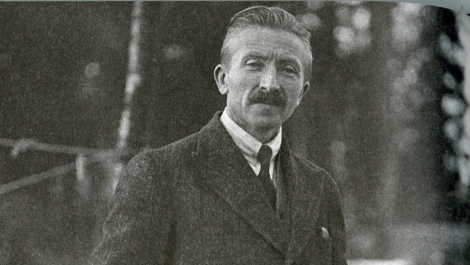 ULASTELIG: Alfred Hagn i 1932, slik han �nsket � framst�, som verdensvant og velpleid gentleman. Foto: FRA BOKA