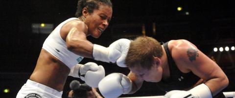 Cecilia m�ter tidligere sv�mmer i tittelkamp