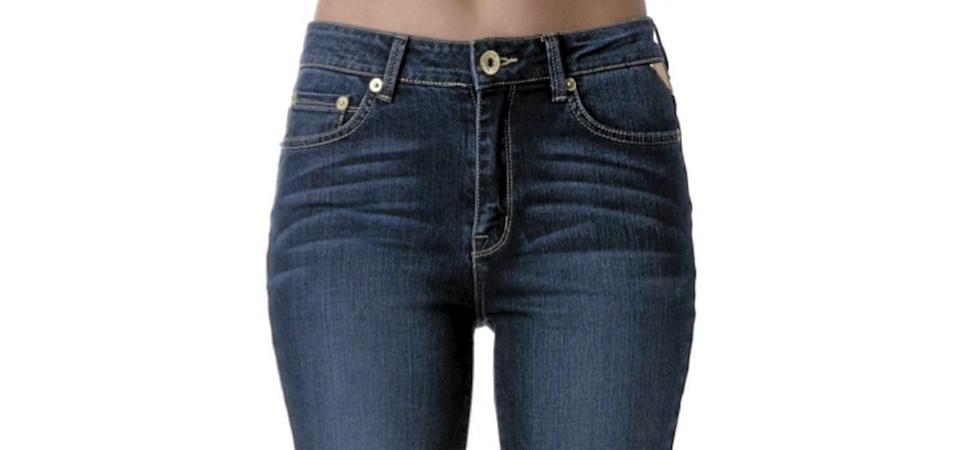 MEST FOR PENGENE: Du kan trygt forsvare dine jeanskj�p, det er nemlig det plagget som koster minst i forhold til antall bruk. Jeans fra Gina Tricot (kr 399).