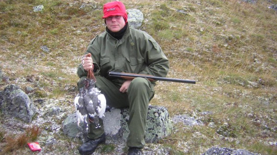 SEPTEMBERPOETEN: Ole-Petter Vaaten s�rger for � dra p� jakt innimellom jobb, familieliv, lesing og skriving. I september gikk han helt til topps i Diktkammeret.