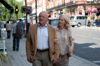 STJERNESPEKKET: �You will meet a tall dark stranger� har blant andre Anthony Hopkins og Naomi Watts i rollene. Ogs� Josh Brolin og Antonio Banderas spiller i filmen.? Foto: Scanbox