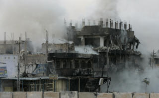 NORSKE V�PEN INVOLVERT: Dette huset ble truffet av amerikanske Hellfire-raketter i et angret i mai 2008. Foto: AP Photo/Petr David Josek)