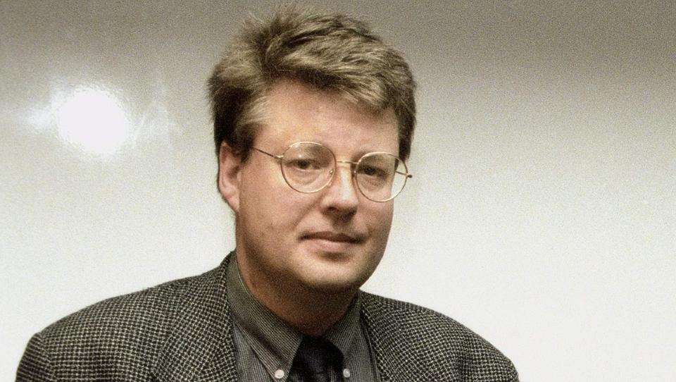 SALGSSUKSESS: Stieg Larssons b�ker selger ekstremt godt, selv om det fortsatt er litt igjen f�r de n�r samme niv� som Michael Jacksons musikk. Foto: AP /Scanpix /Jan Collsioo