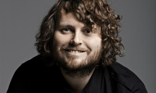 TILDELT DEN STORE JOURNALISTPRISEN: Dagbladet-journalist Bernt Jakob Oksnes for reportasjen Den usynlige, som stor på trykk i Magasinet 23. januar i år. Foto: Jørn H. Moen TILDELT DEN STORE JOURNALISTPRISEN: Dagbladet-journalist Bernt Jakob Oksnes for reportasjen Den usynlige, som stor på trykk i Magasinet 23. januar i år. Foto: Jørn H. Moen