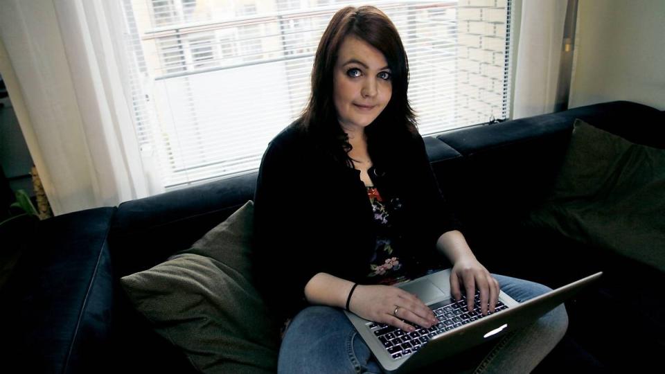 - FOR AKTIV P� BLOGGEN: Nav mener Gudrun Jona Gudmundsdottir (23) blogger for mye til � v�re syk. Foto: Jacques Hvistendahl