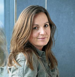 Stolt eier: - Det som ikke er spesiallaget til dette huset er for det meste fra Ikea, sier Jannicke Engan Foto: Espen Gr�nli
