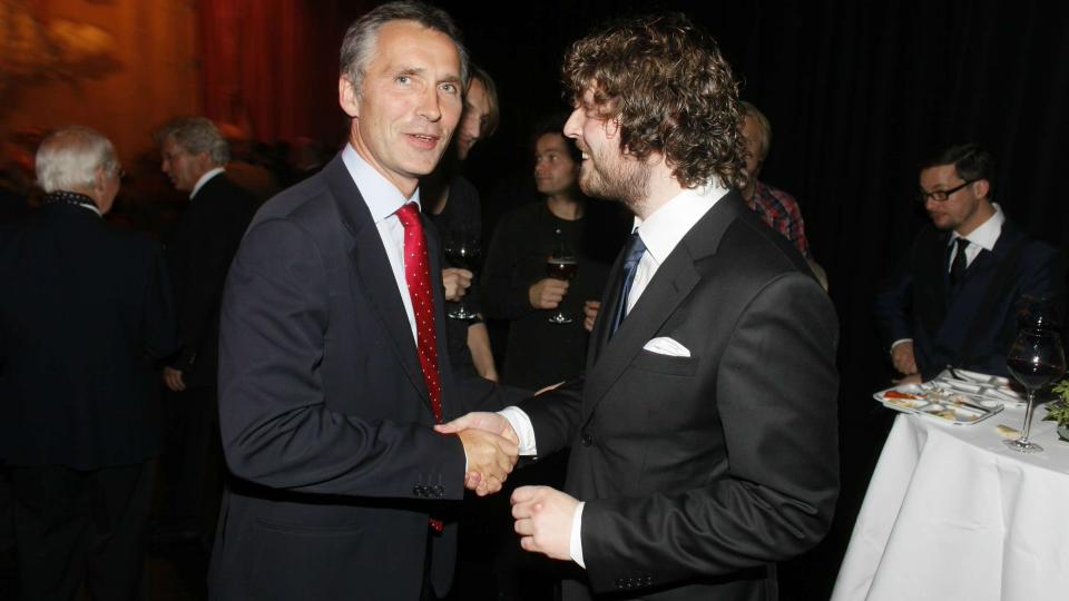 STERK REPORTASJE: Statsminister Jens Stoltenberg var imponert over Dagblad-journalist Bernt Jakob Oksnes sin reportasje Den Usynlige. Foto: Bj�rn Langsem
