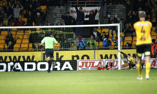 REDDET POENG: Arild Sundgot utlignet til 1-1.
Foto: Aleksander Andersen / Scanpix