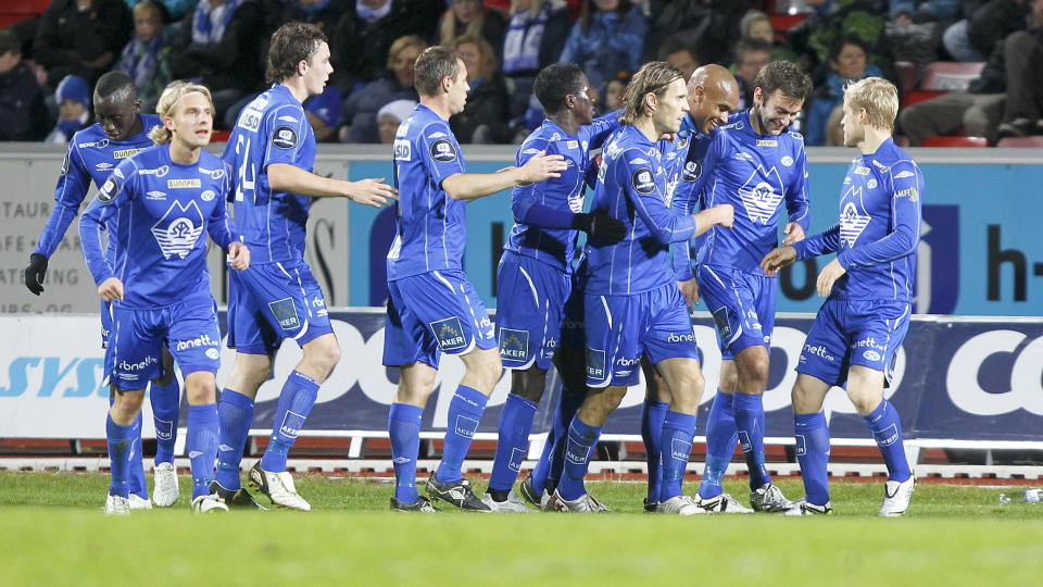 �DELA HAUGESUNDS HJEMMESTATISTIKK: Haugesund ville blitt det f�rste nyopprykkede laget noensinne til � g� ubeseiret gjennom hjemmekampene i eliteserien. Men Magne Hoseth og Baye Djiby Fall satte en stopper for det. 
Foto: Jan K�re Ness / Scanpix