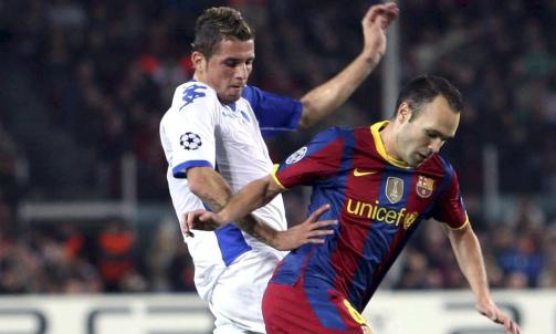 ER LEI: Andres Iniesta vil hevne fl�ytebr�ket med en ny seier mot FCK i morgen. Foto: ALBERT OLIVE/EPA