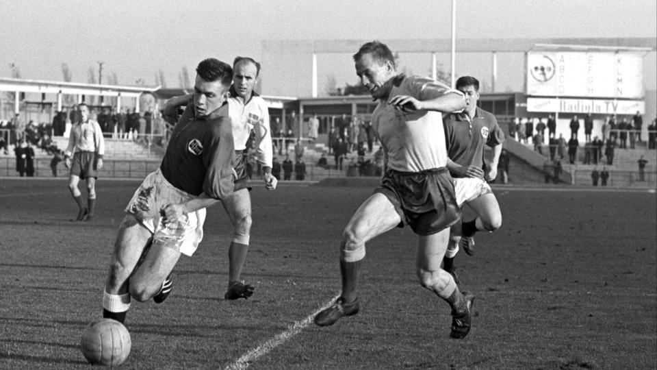 31 LANDSKAMPER: Roald �Kniksen� Jensen spilte med flagget p� brystet 31 ganger. Foto: AKTUELL/SCANPIX