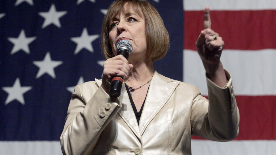 JEVN KAMP: �ret mest spennende oppgj�r finner vi Nevada, hvor toppdemokraten Harry Reid kjemper en ekstremt tett kamp mot outsideren Sharron Angle, som blir st�ttet av den konservative Tea Party-bevegelsen. Foto: REUTERS/SCANPIX