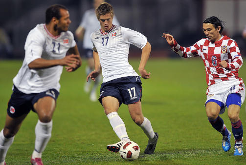 UTE: Markus Henriksen debuterte mot Kroatia i oktober. Han er ikke med mot irene. Foto: HRVOJE POLAN/AFP