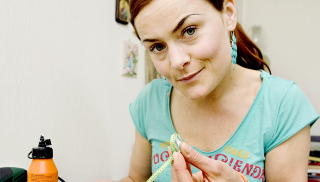Hobby: Signe Schineller liker � pusle p� hjemmebane, og lager gull av gr�stein.
