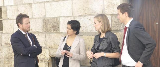 Hadia Tajik (Ap) stoppet av israelske soldater