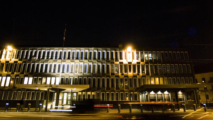 STYRT FRA AMBASSADEN: Kontoret til overvåkerne lå like ved USAs ambassade i Oslo, og hadde blant annet alarm som gikk direkte til ambassadens sikkerhetsfolk, ifølge TV 2. STYRT FRA AMBASSADEN: Kontoret til overvåkerne lå like ved USAs ambassade i Oslo, og hadde blant annet alarm som gikk direkte til ambassadens sikkerhetsfolk, ifølge TV 2.