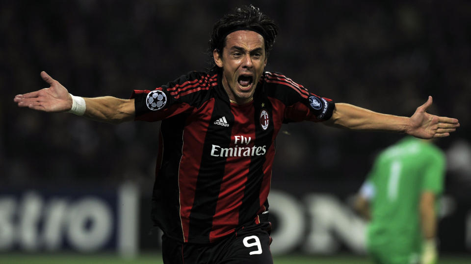 M�LSNIK: Filippo Inzaghi var i ferd med � bli den store helten, men tre minutter og 18 sekunder p� overtid utliknet Real Madrid. Foto:  AFP PHOTO / OLIVIER MORIN