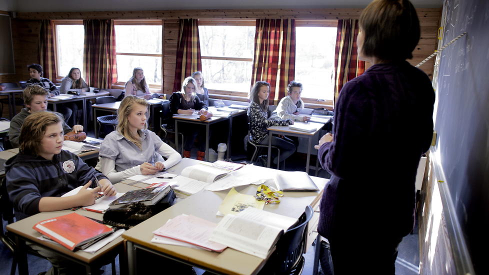 ANDREPLASS: Bare finske elever er flinkere til � lese enn norske. Her fra Solvang Ungdomskole i Asker tidligere i �r. Foto: Espen R�st / Dagbladet