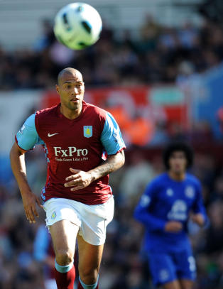 Houllier og Carew skv�ret opp